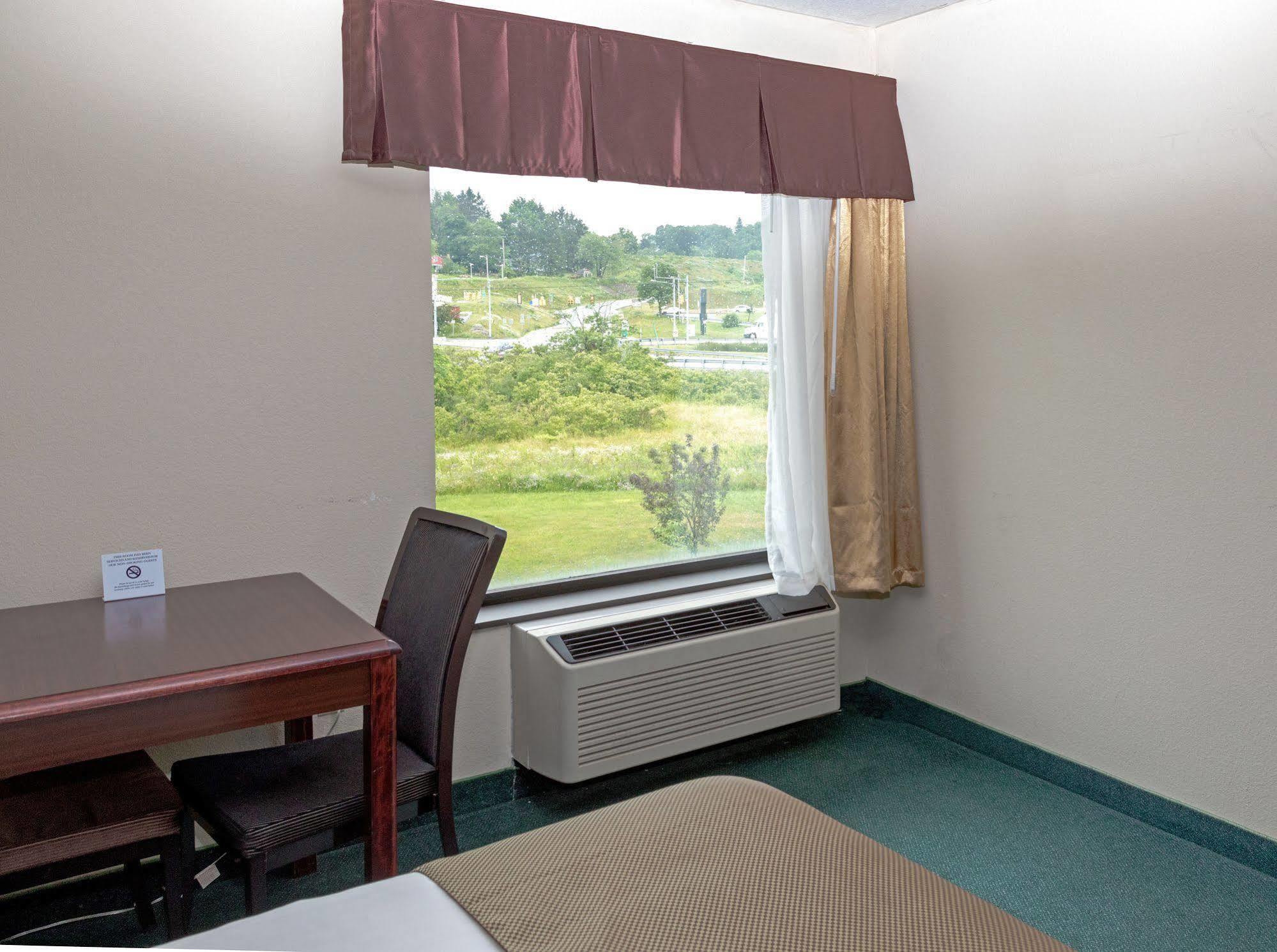 Super 8 By Wyndham Somerset Eksteriør billede