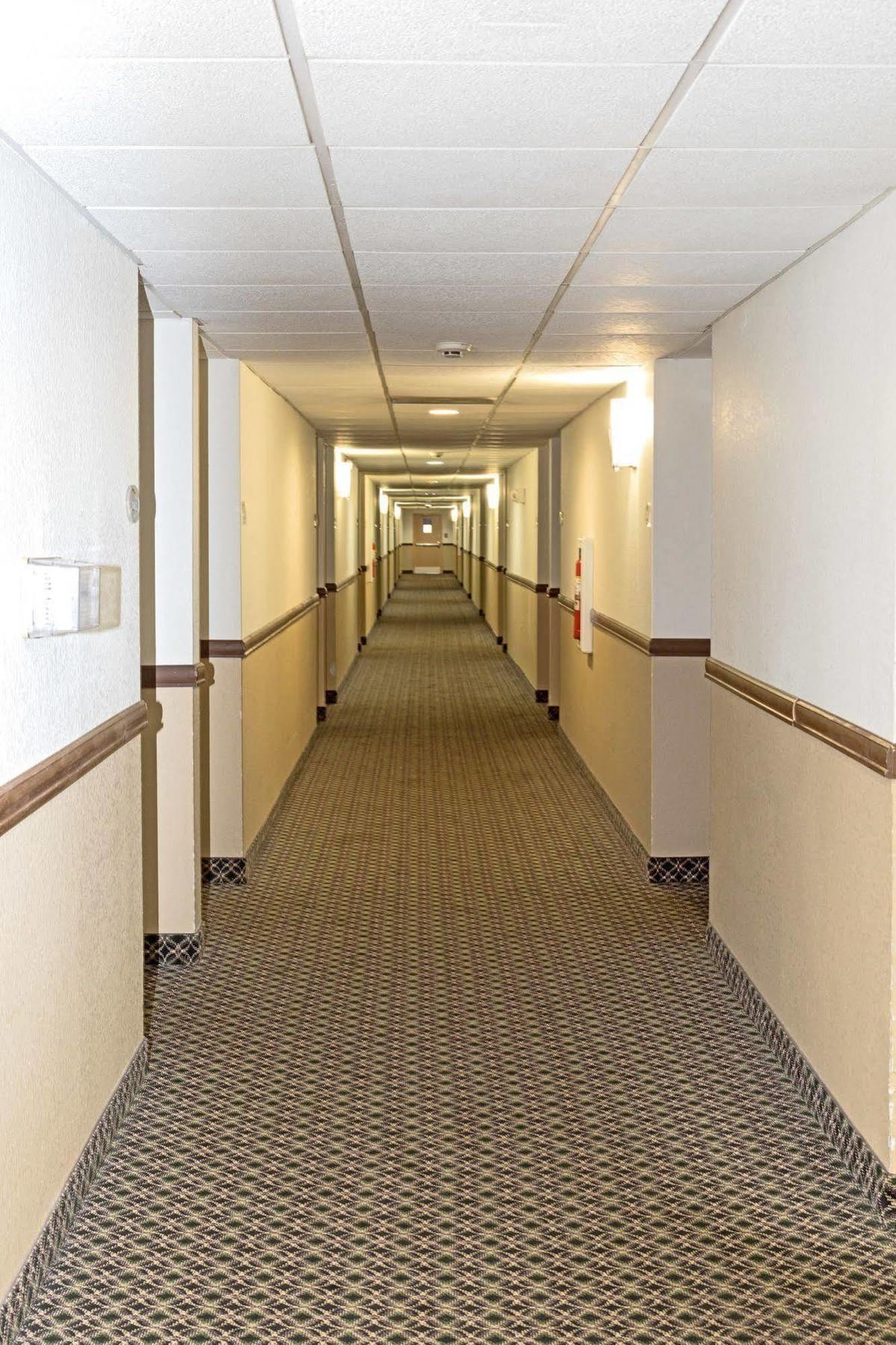 Super 8 By Wyndham Somerset Eksteriør billede